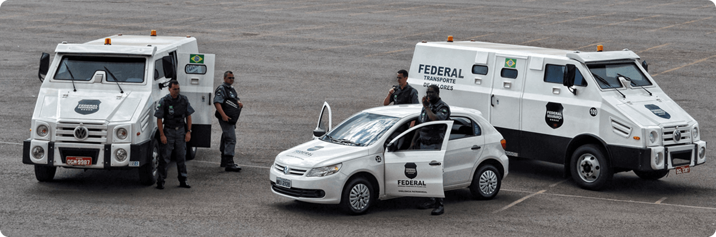Frota de veículos blindados e equipe Federal Segurança